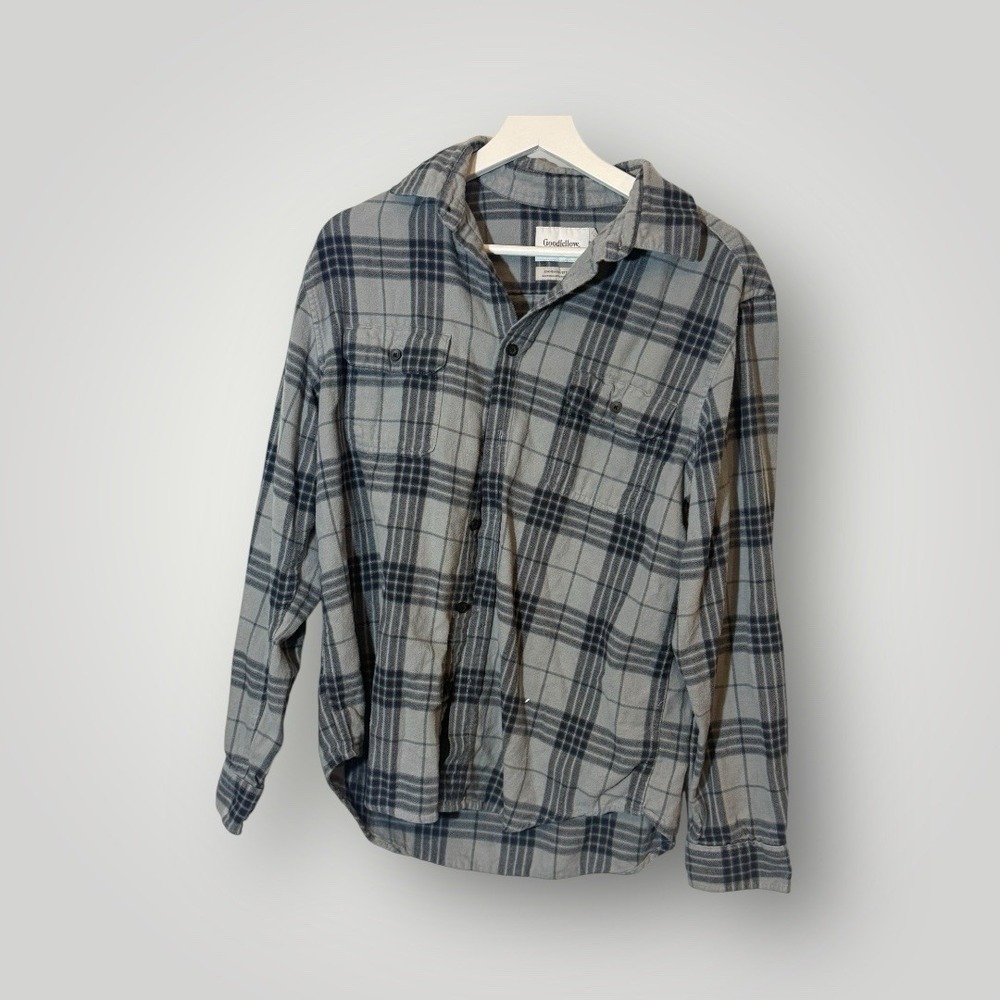 Goodfellow & Co‎ men's gray and navy blue plaid flannel shirt.